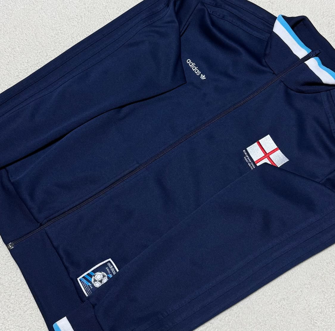 아디다스 잉글랜드 네이비 져지 / 코르티스 건호 착용 상품이미지3