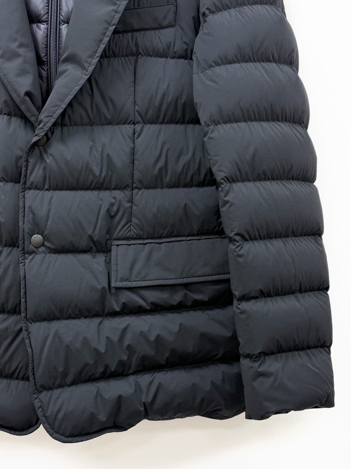 몽클레르 페란디에 레이어드 다운 블레이저 자켓 상품이미지3