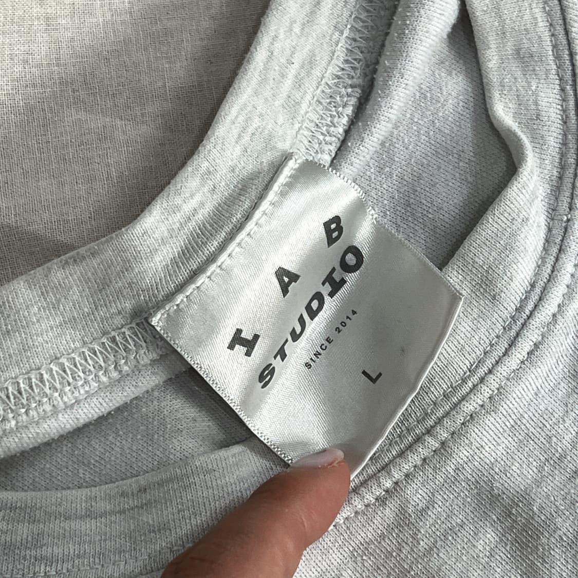 아이앱스튜디오 롱슬리브 그레이 L 상품이미지3