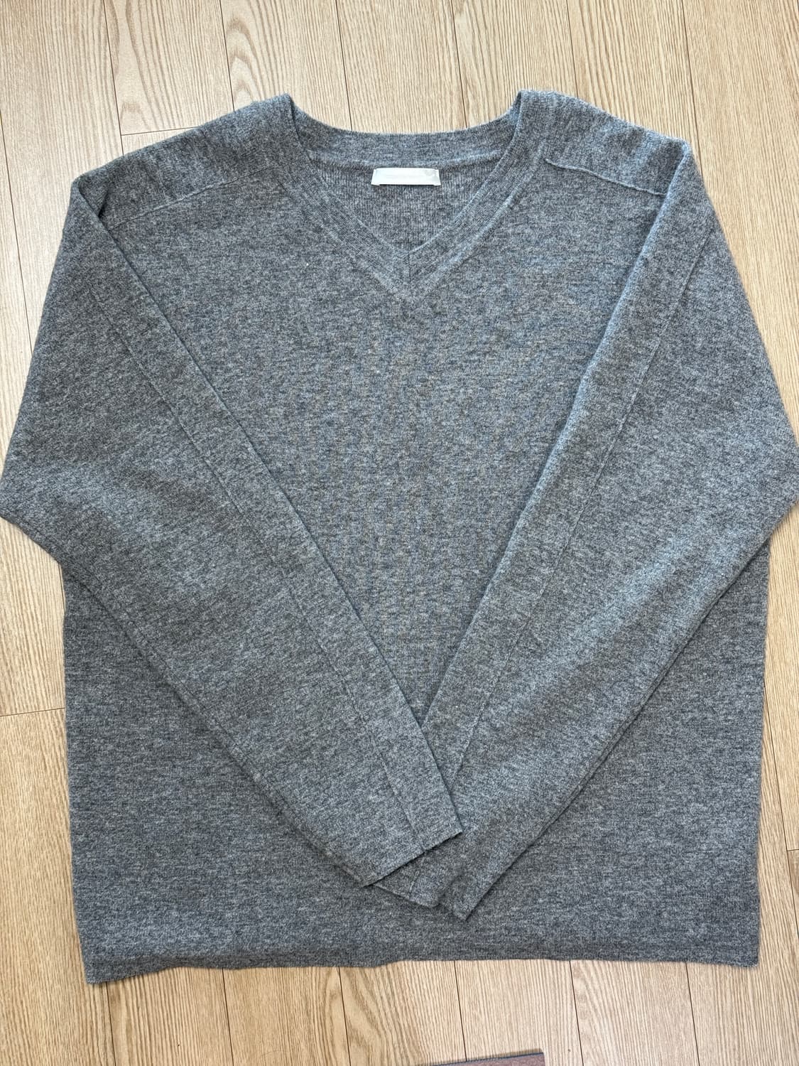 월스와일무브먼트 V넥 니트 스웨터 상품이미지1