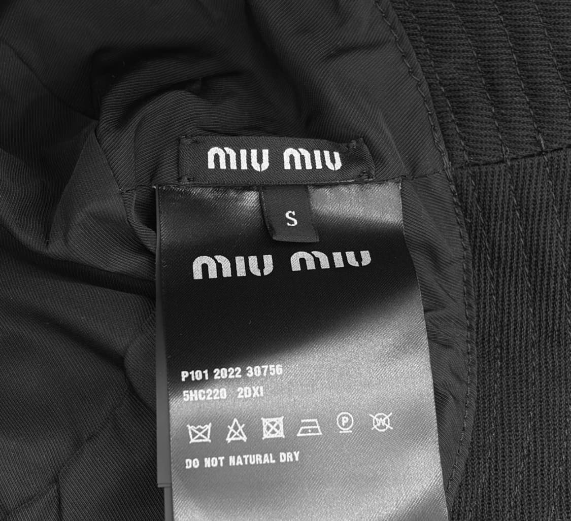 [S] 미우미우 로고 드릴 자수 코튼 데님 버킷햇 모자 블랙 화이트 상품이미지8