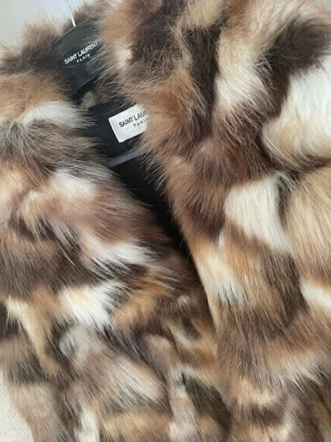 [장근석님 착용] 생로랑 19AW 더블 브레스티드 퍼 자켓 상품이미지5