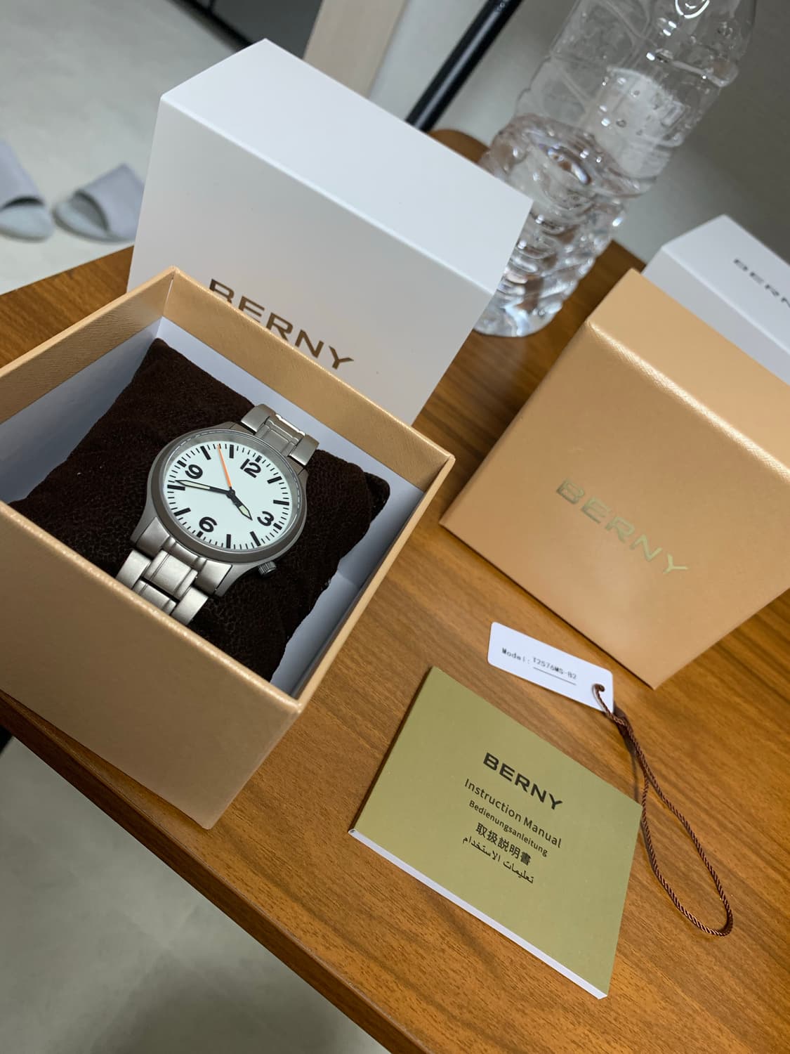 BERNY 티타늄 쿼츠시계 상품이미지1
