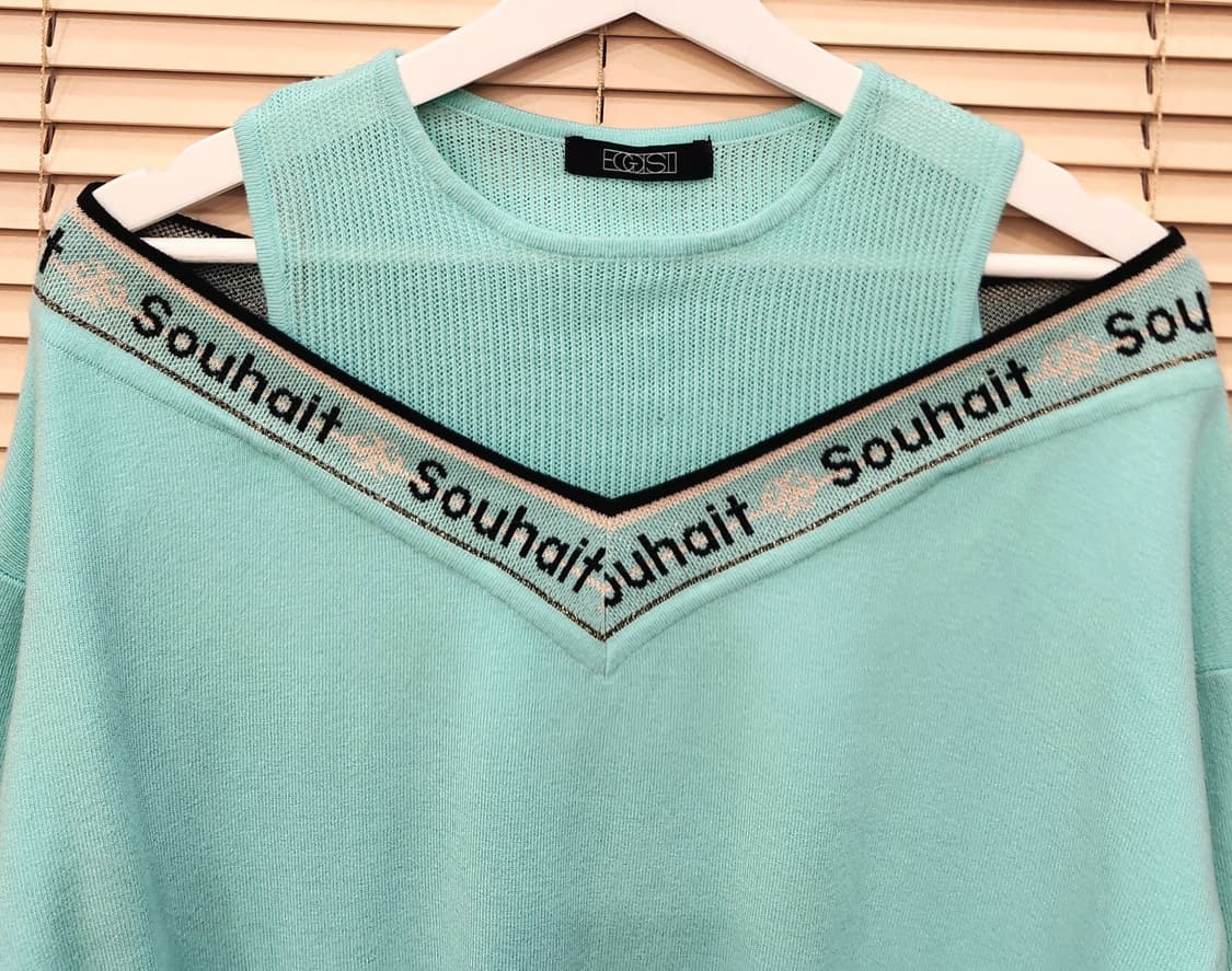 (새상품)에고이스트 레터링포인트 오프숄더 니트 상품이미지2