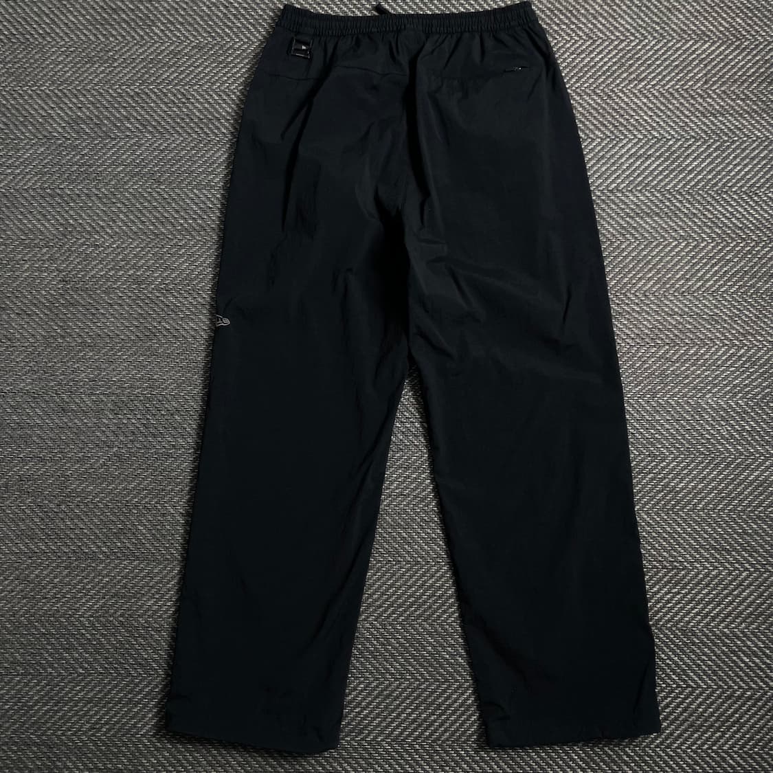 뉴에라 나일론 와이드핏 블랙 우븐 트랙 팬츠y 4368 상품이미지3