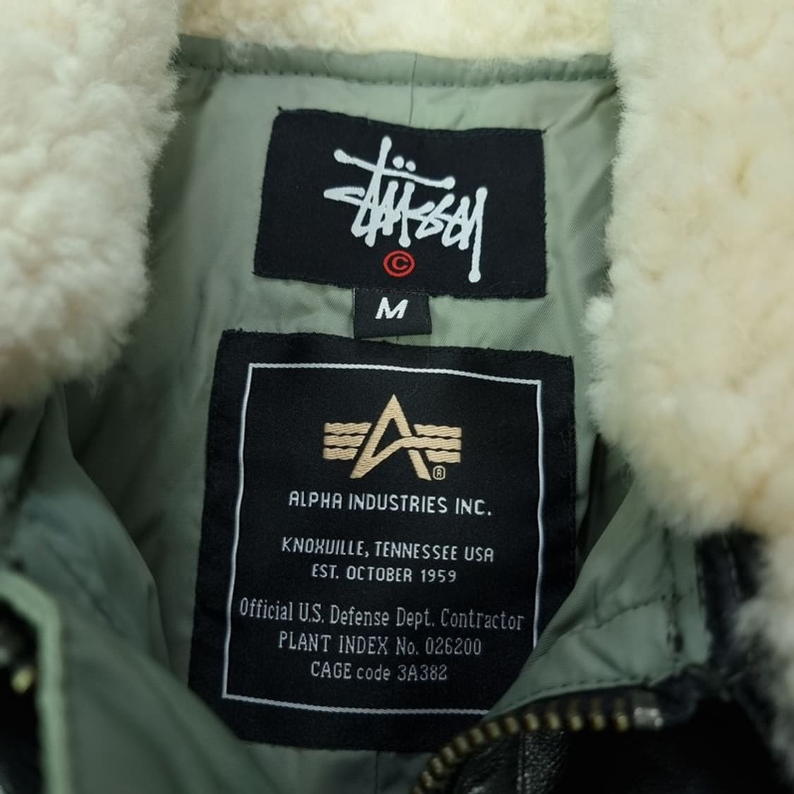 [스투시 X 알파인더스트리] 고트스킨 덕다운 레더 무톤 패딩 P01369 상품이미지6