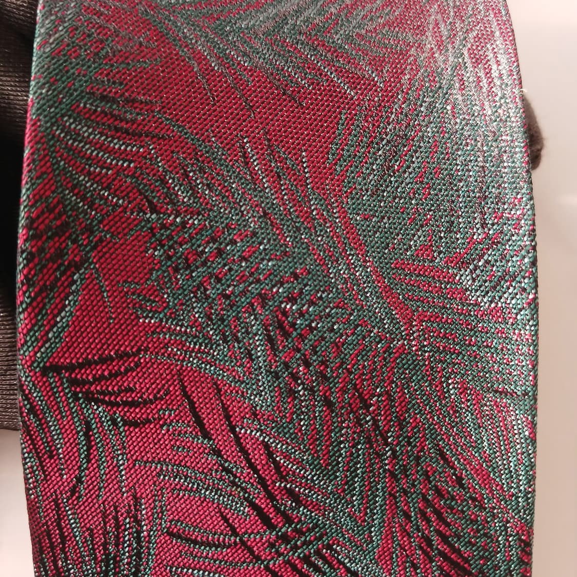 지방시 실크 레드&그린 패턴 넥타이 7.9cm A+등급 A19242
 상품이미지8