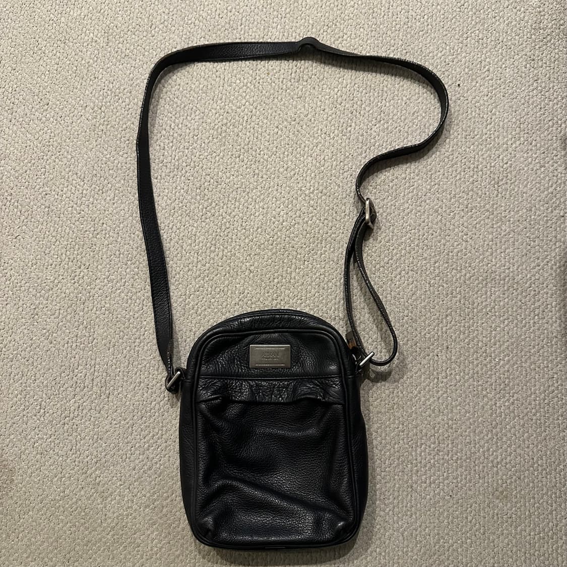 아르마니 Armani 카프스킨 크로스백 상품이미지10