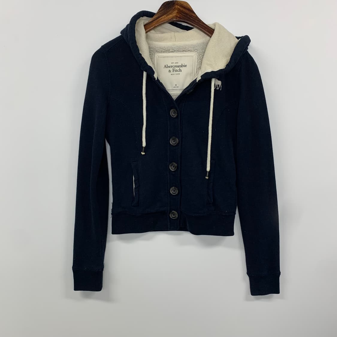 아베크롬비 산양로고 y2k 와투케 네이비 버튼딱붙 후드집업 상품이미지2