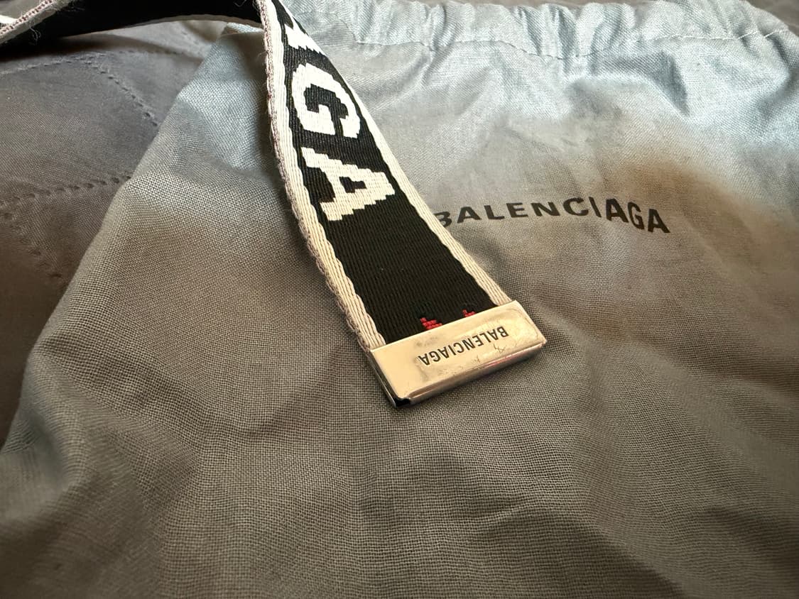 발렌시아가 D링 벨트 그레이/레드 OS 상품이미지4