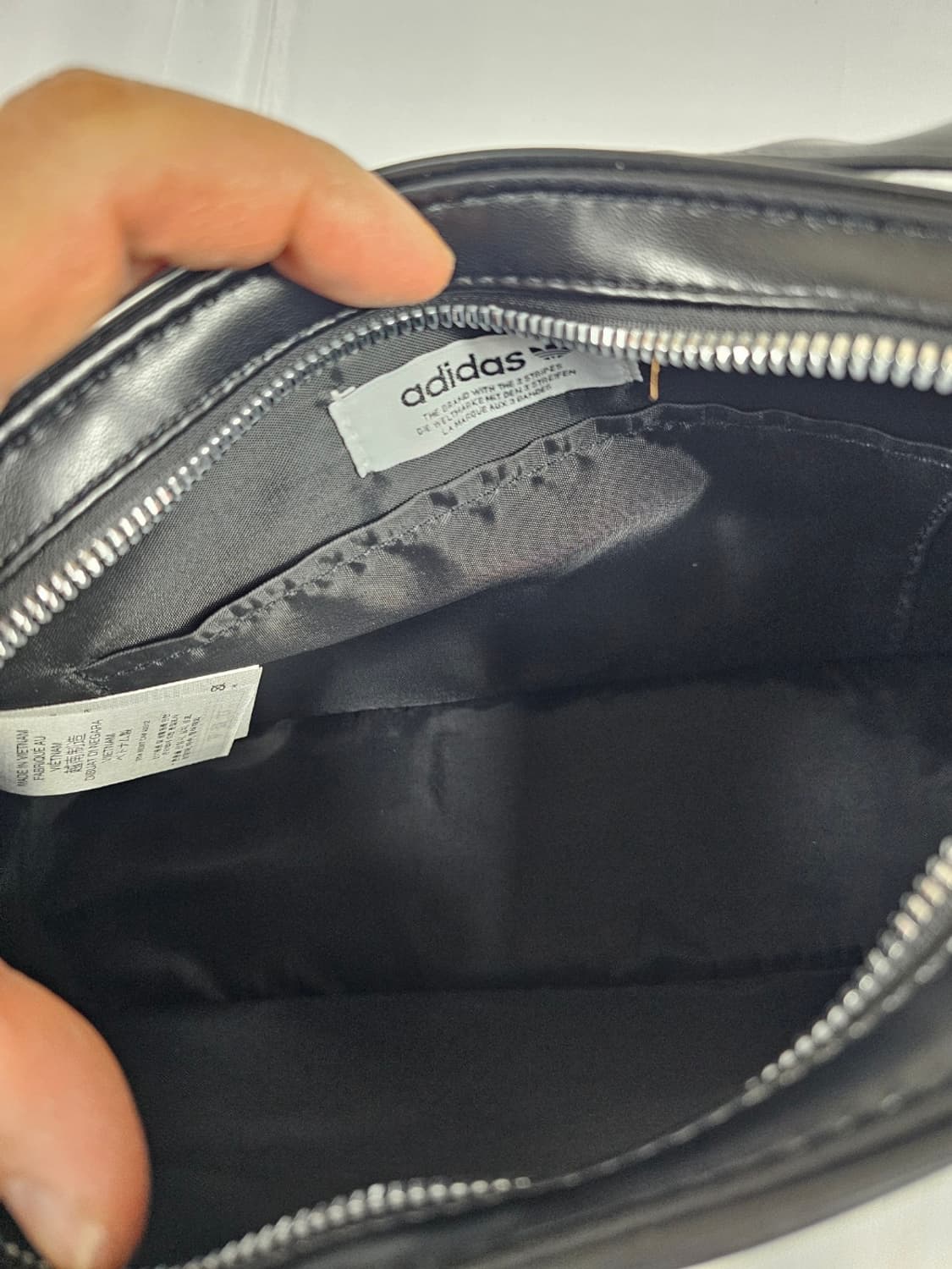 아디다스트레포일숄더백 상품이미지2