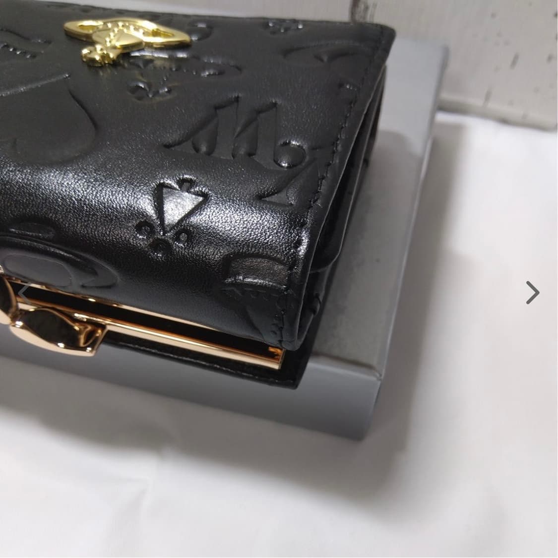 비비안웨스트우드 아카이브 무광 펀칭 레더 금장 orb 하프월렛 반지갑 상품이미지6