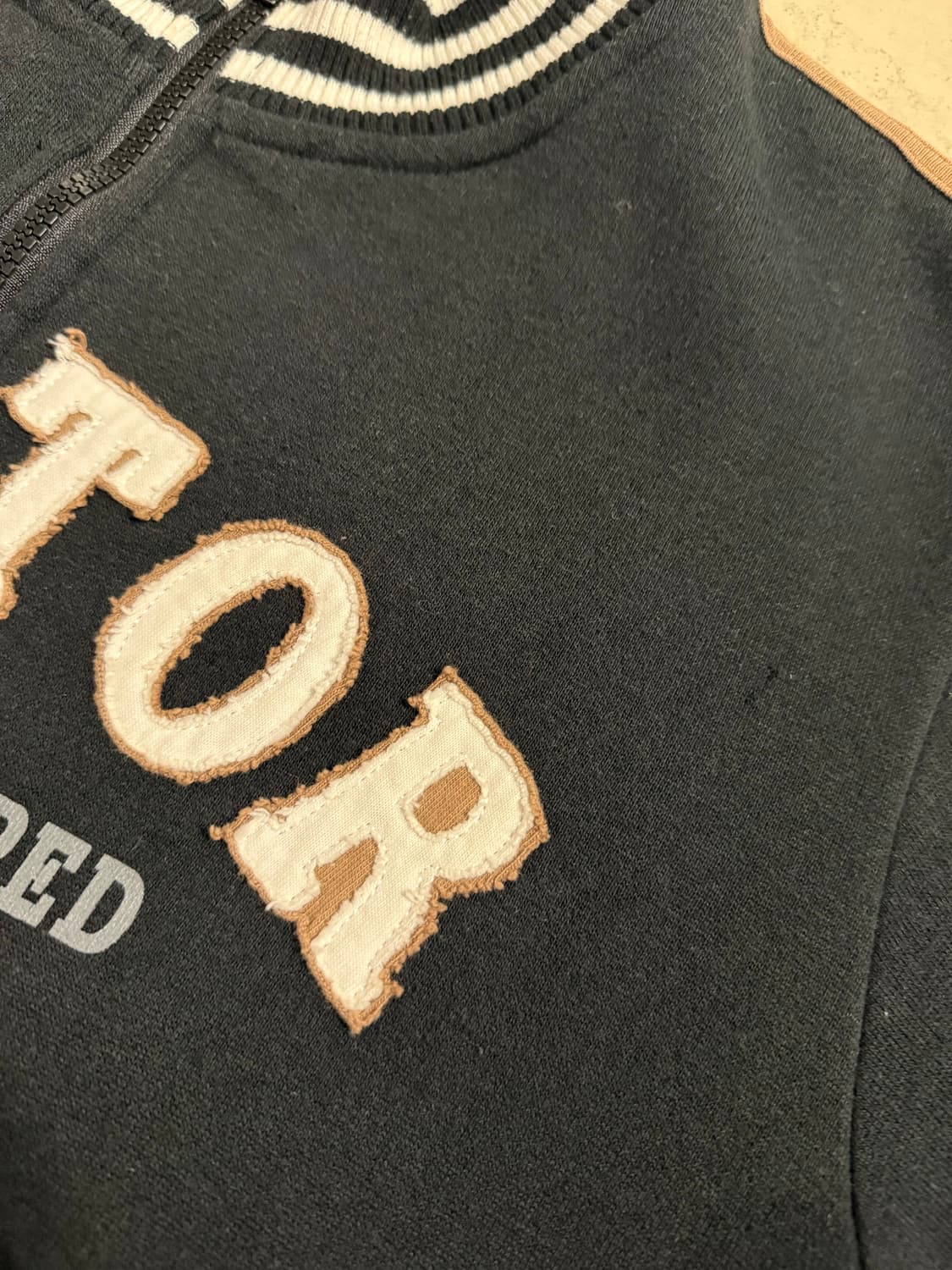 lettering point line detail 2-way zip-up 상품이미지7