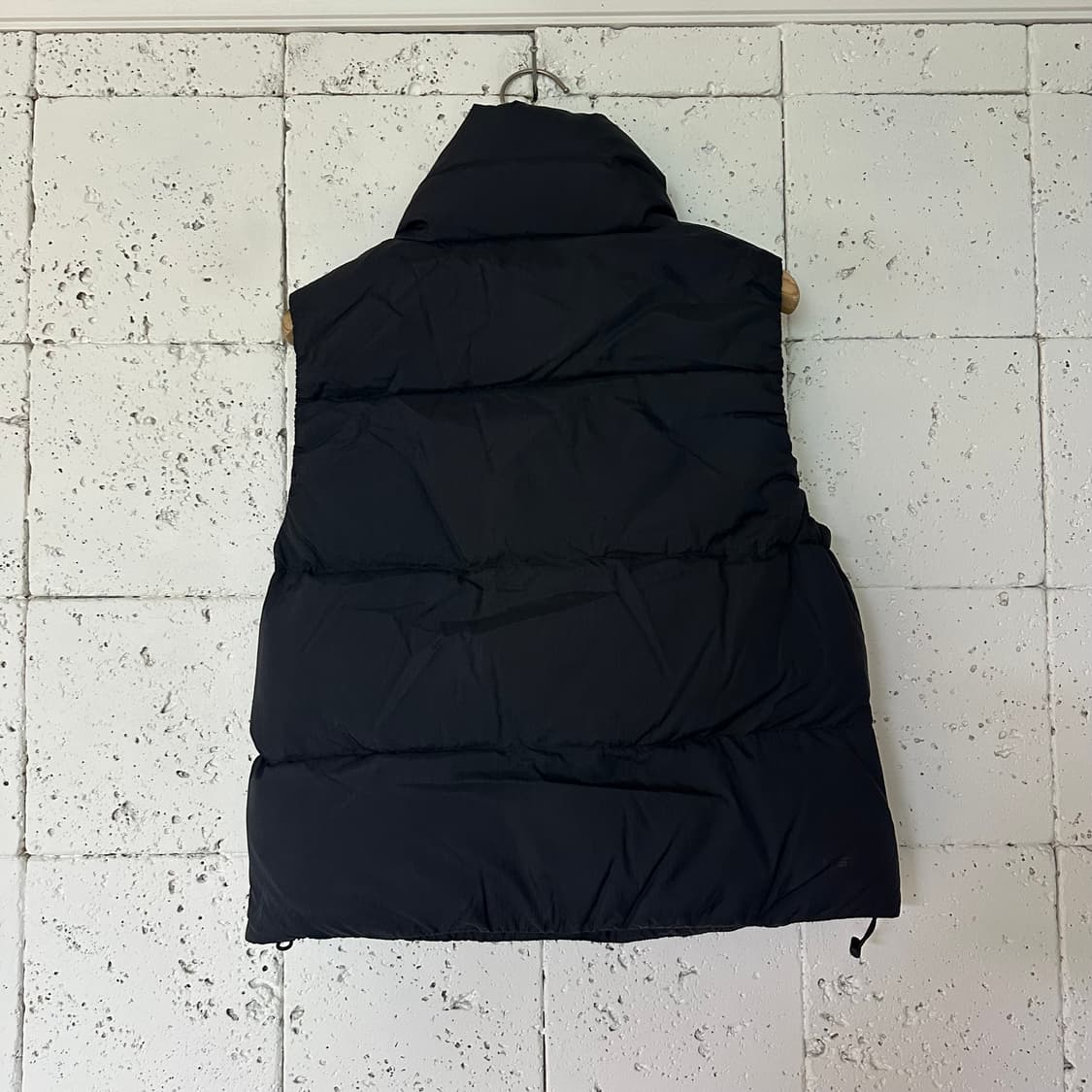 우먼M 언더아머 덕다운 패딩 조끼 상품이미지5
