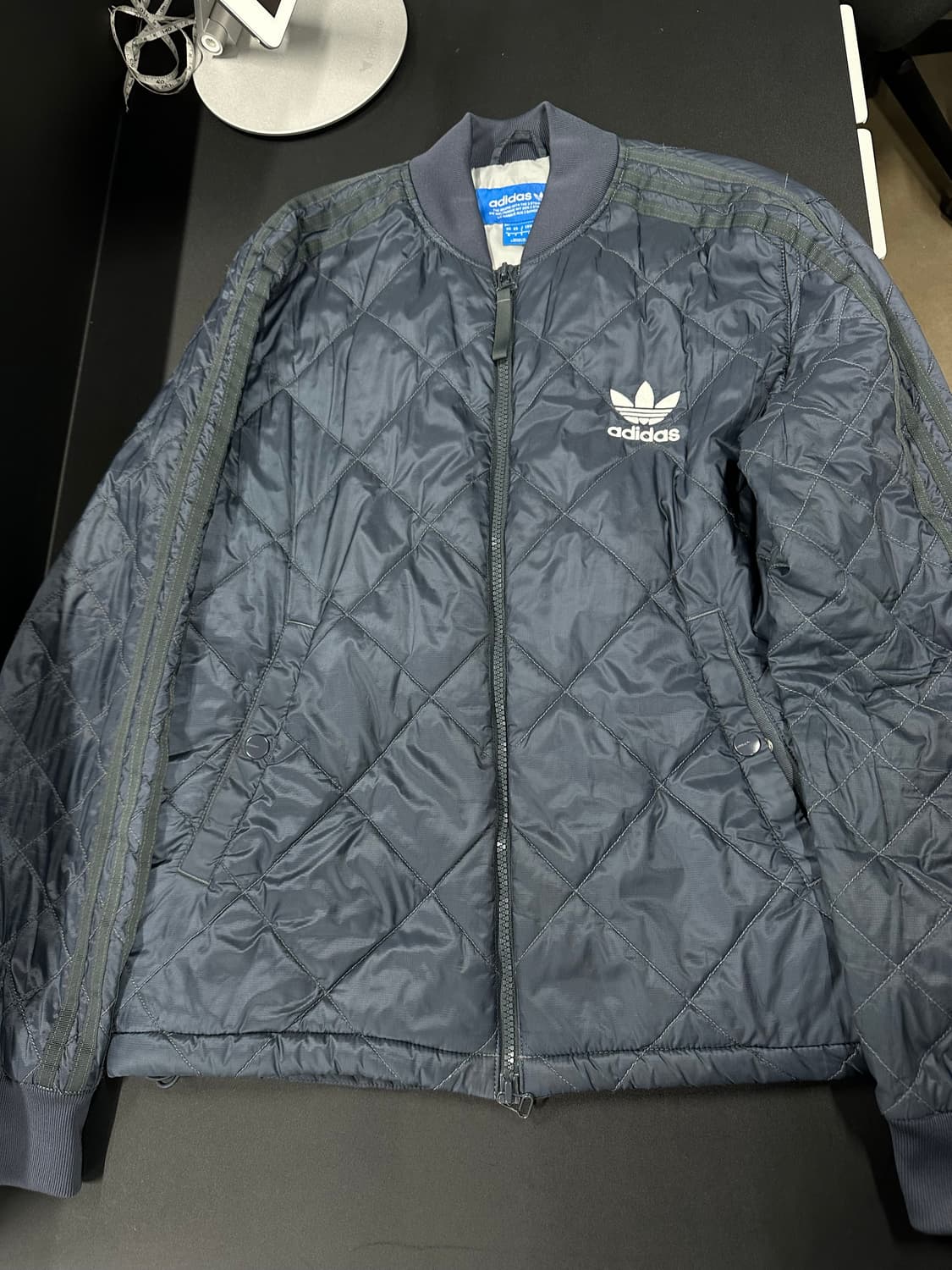 아디다스 누빔 경량 패딩 집업 블루 상품이미지4