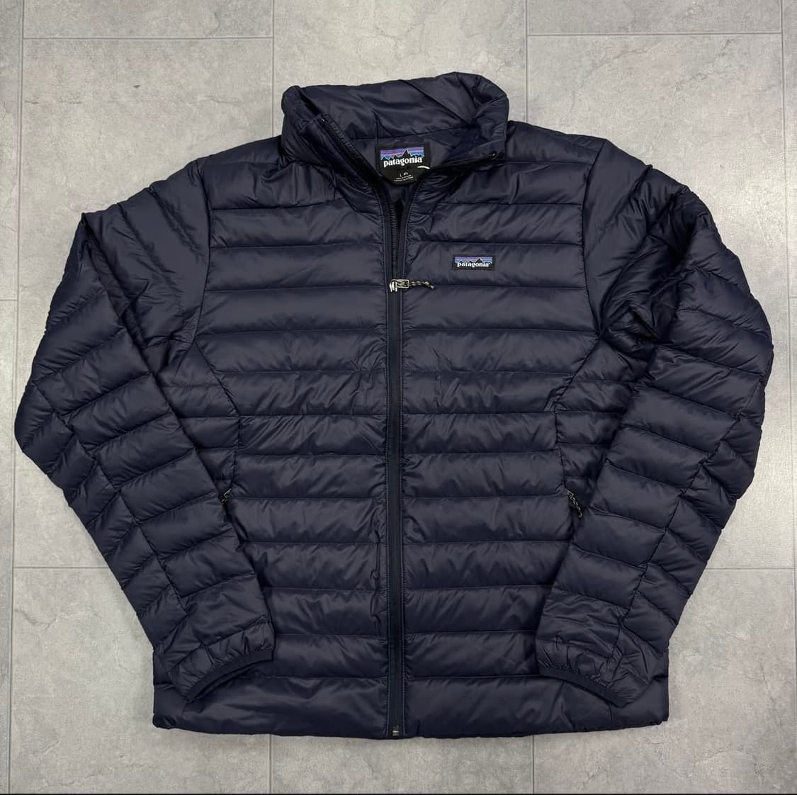 파타고니아 경량패딩 네이비 상품이미지1