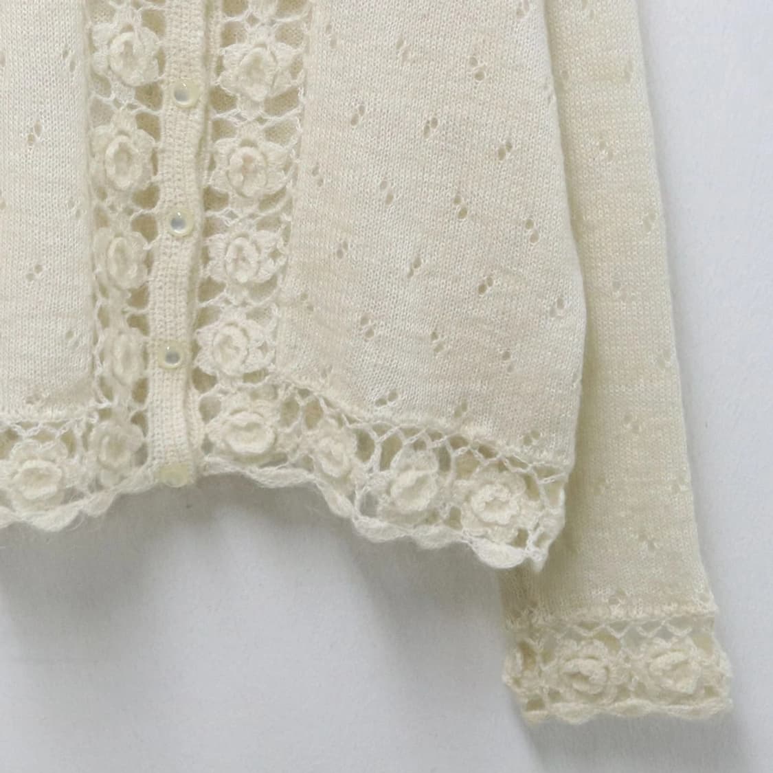 PIERCE 플라워 펀칭 울 혼방 가디건 62037 상품이미지4