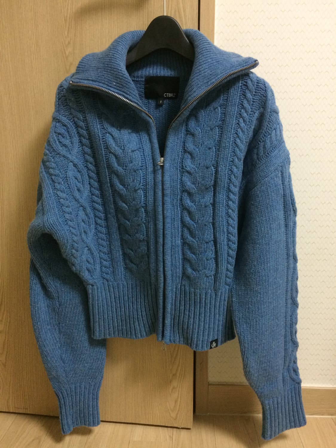 시티브리즈 니트 집업 상품이미지1