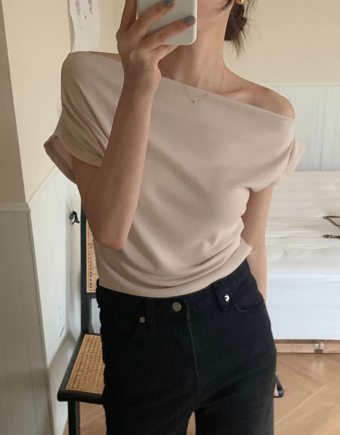 프렌치오브 오프숄더 티셔츠 상품이미지1