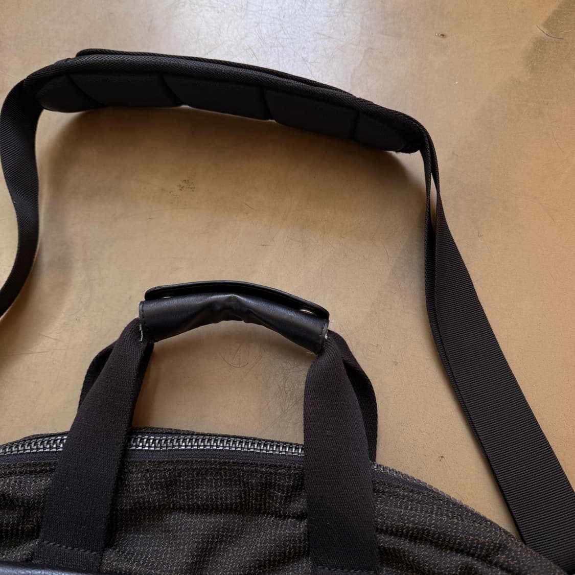 디젤 유니크 패브릭 데미지 브리프케이스 크로스백 상품이미지4