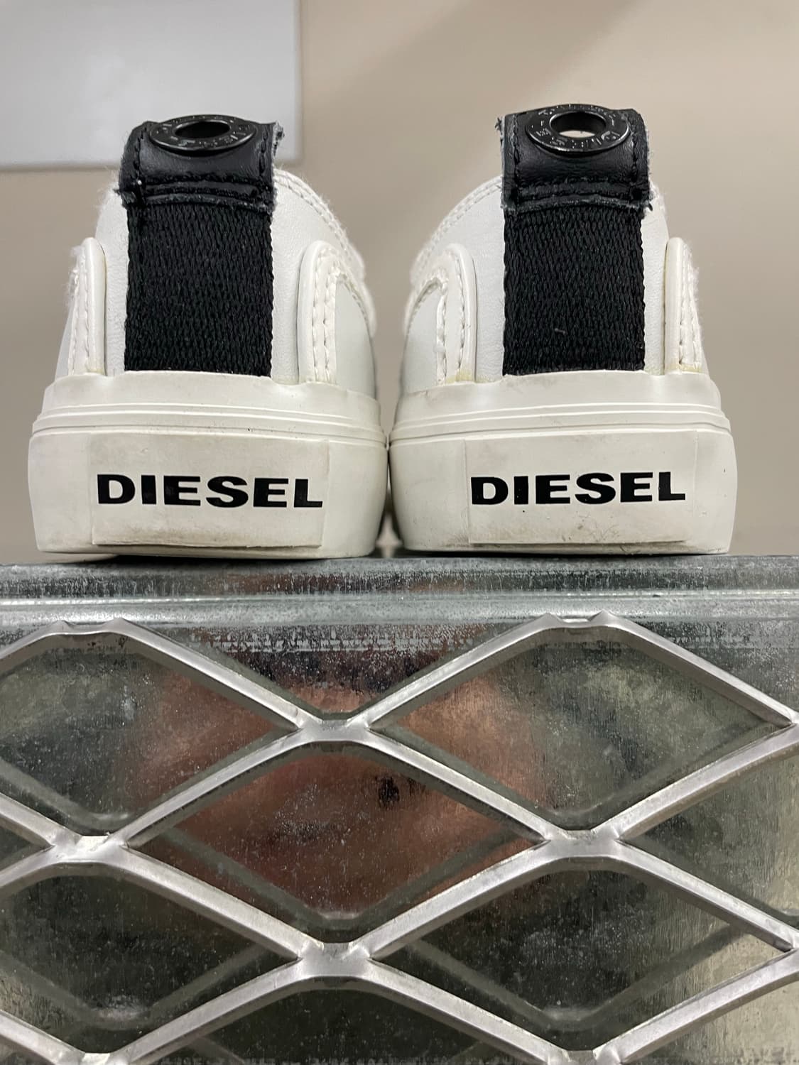 디젤 스니커즈 화이트 240 (gr-4370) 상품이미지10