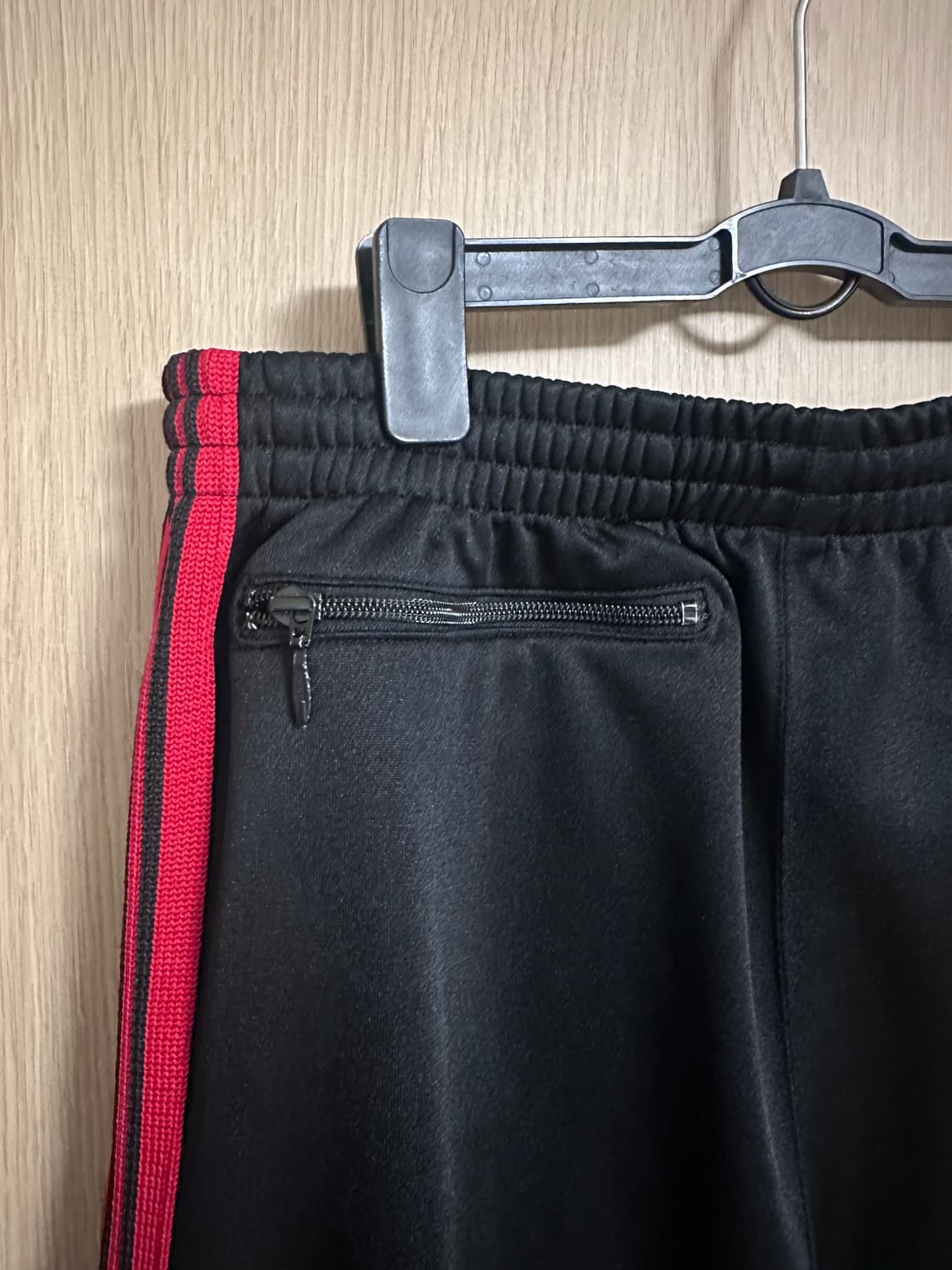 니들스 x LHP H.D. 트랙 팬츠 폴리 스무스 블랙 레드 S사이즈 상품이미지4