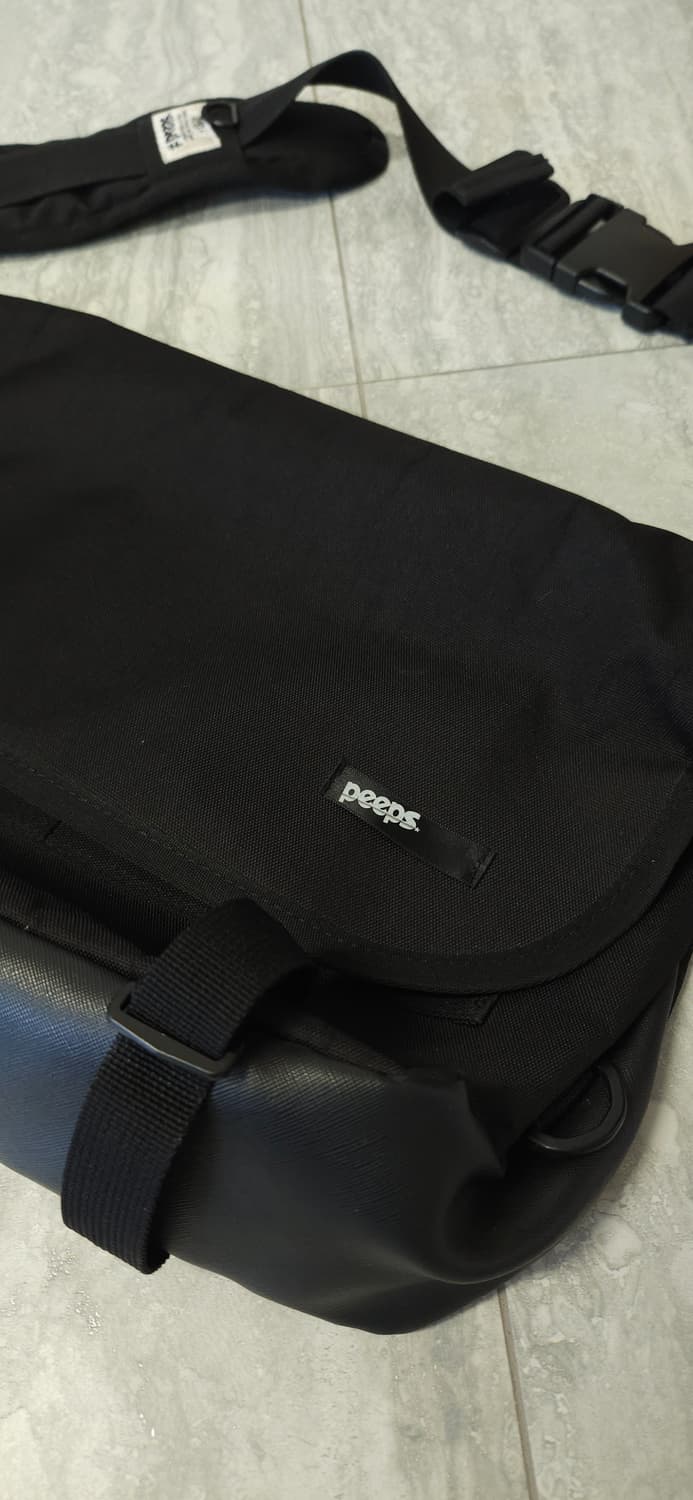 peeps 스 블랙 메신저 백 팔아요 상품이미지2