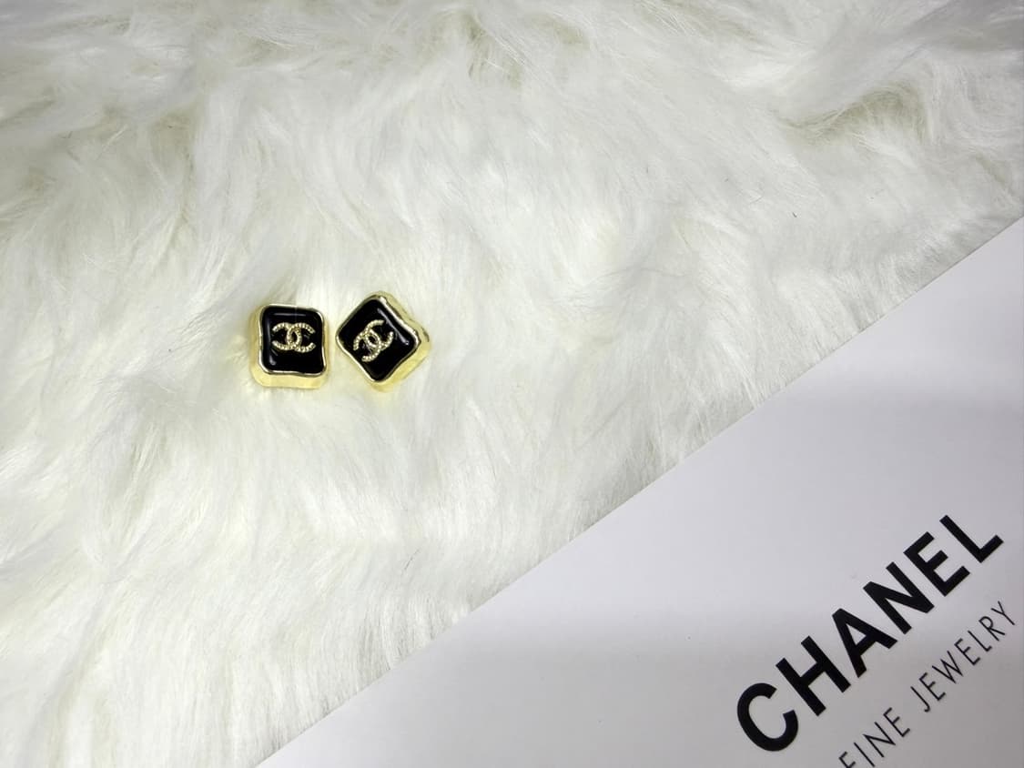 샤넬 클래식 심플 이어링 상품이미지4