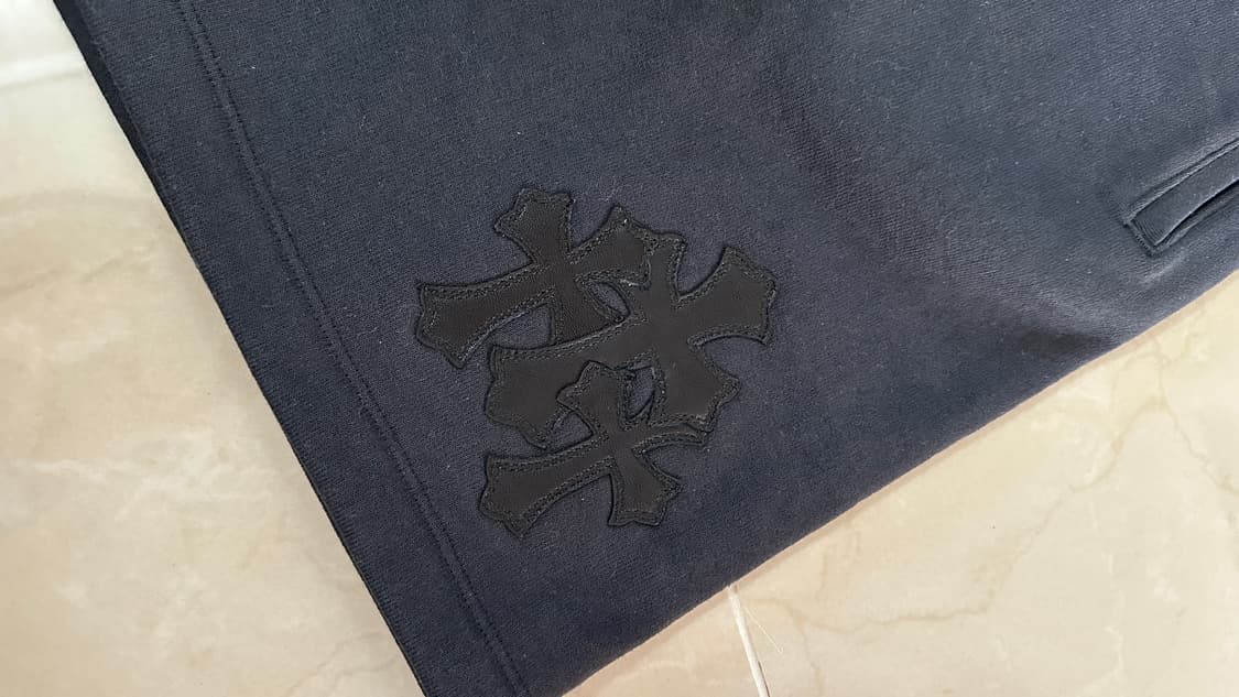 크롬하츠 트리플 크로스 레더패치 스웻쇼츠 블랙 XL 상품이미지3