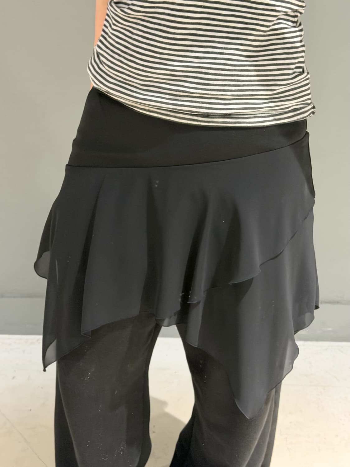 diagonal cutting detail skirt 상품이미지2