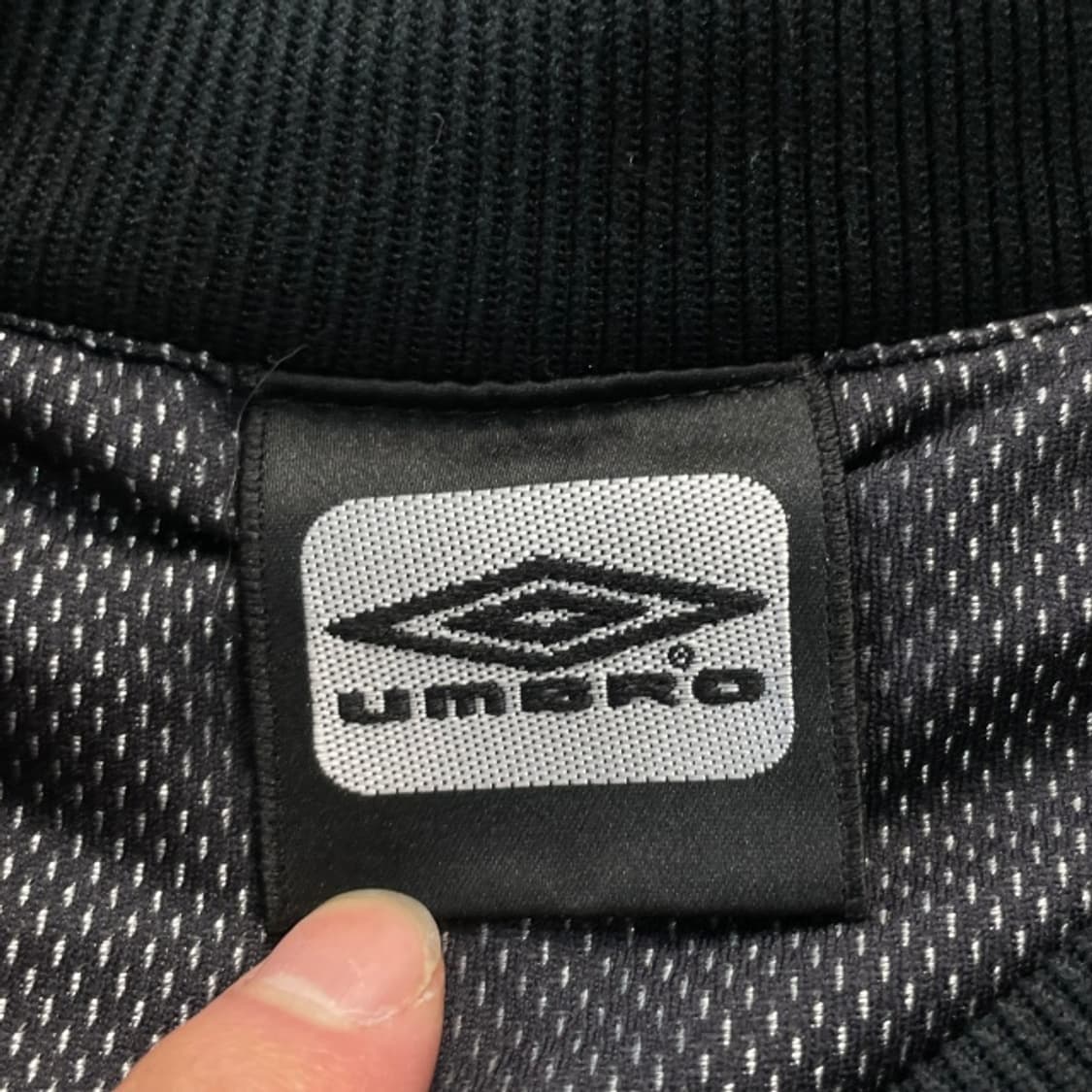 100 엄브로 웜업 상품이미지3