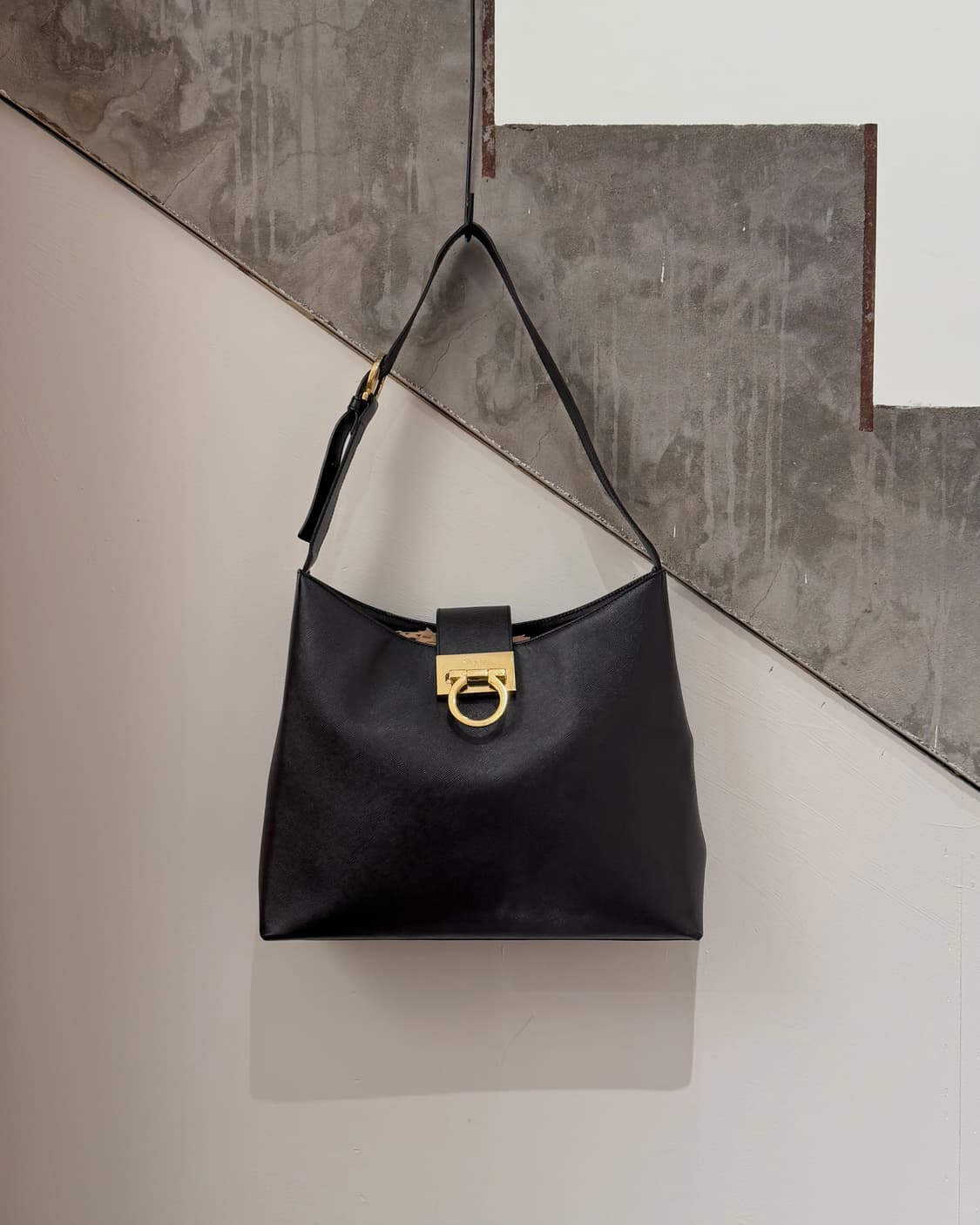 살바토레 페라가모 블랙 단치니 숄더백 상품이미지1