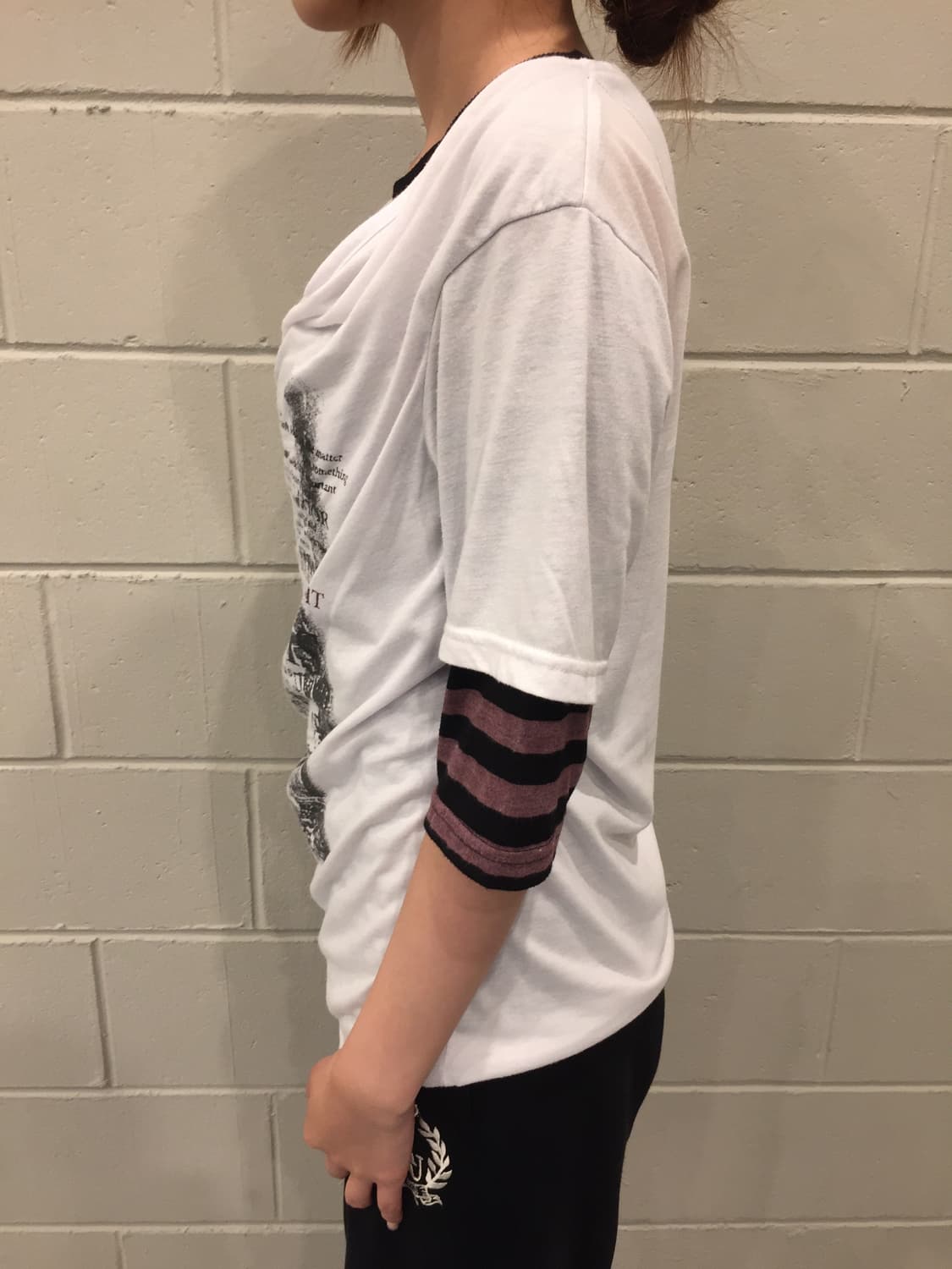 Layered Stripe Sleeve Graphic T-Shirt 상품이미지4
