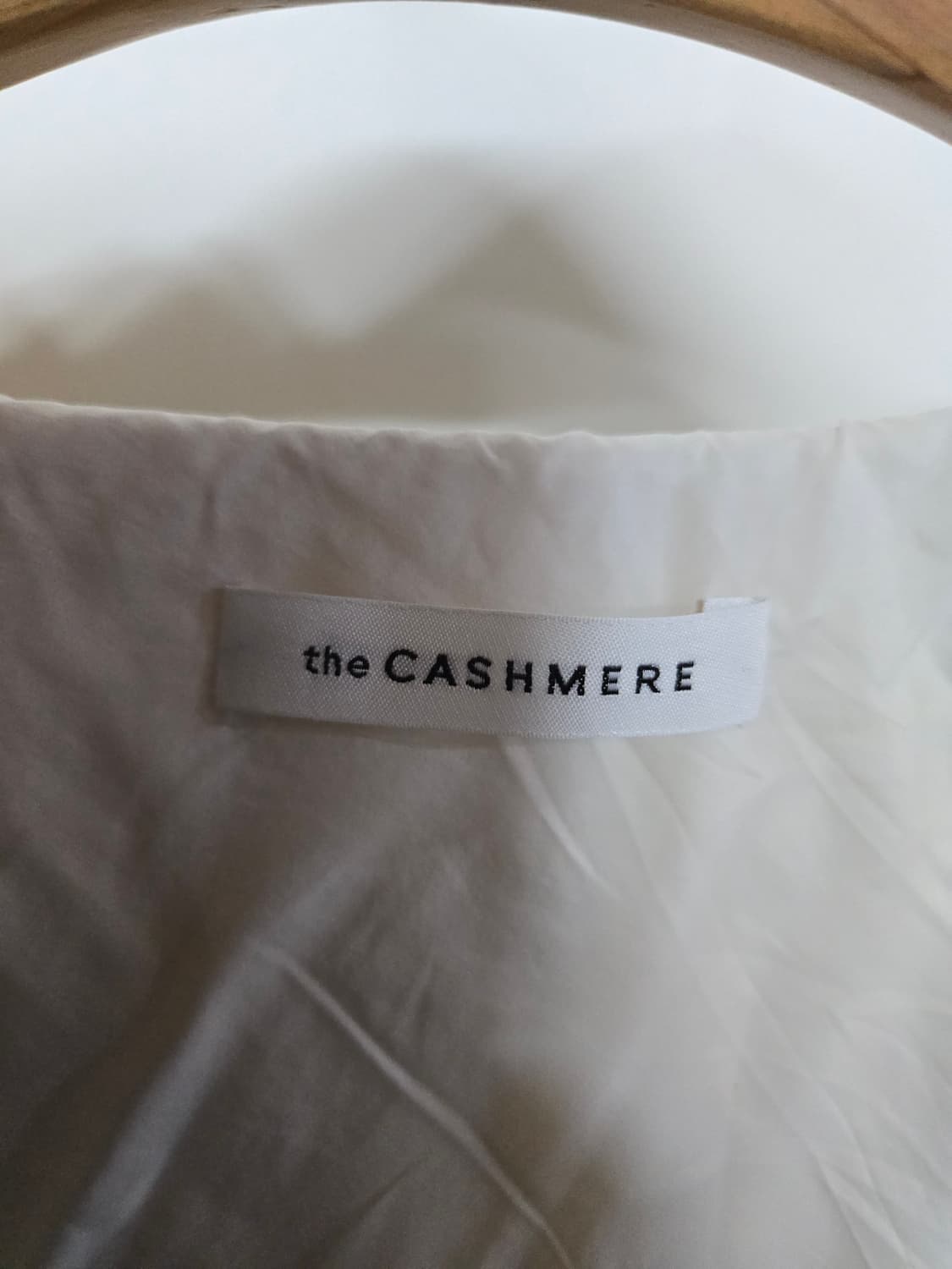 The CASHMERE 한섬  아이보리 구스 숏패딩 82-94-160 상품이미지7