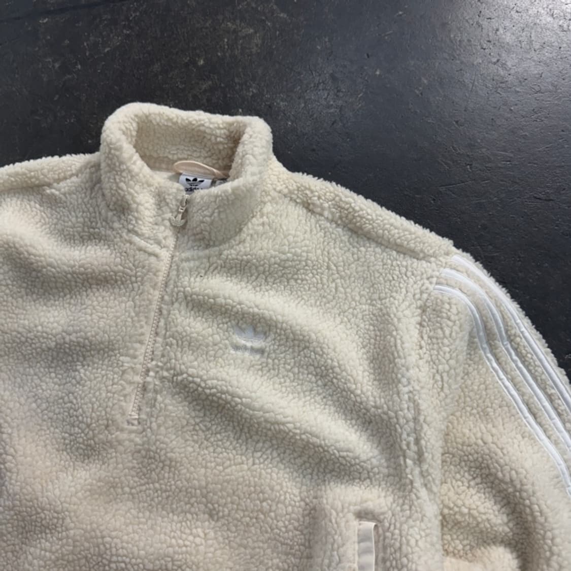 아디다스 크롭 후리스 맨투맨  상품이미지2