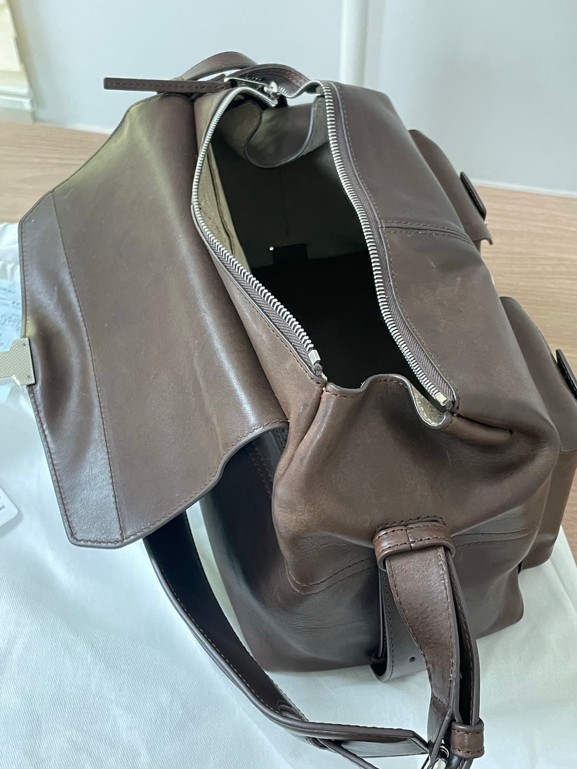 르메르 기어백 미디움 다크초콜렛 상품이미지3