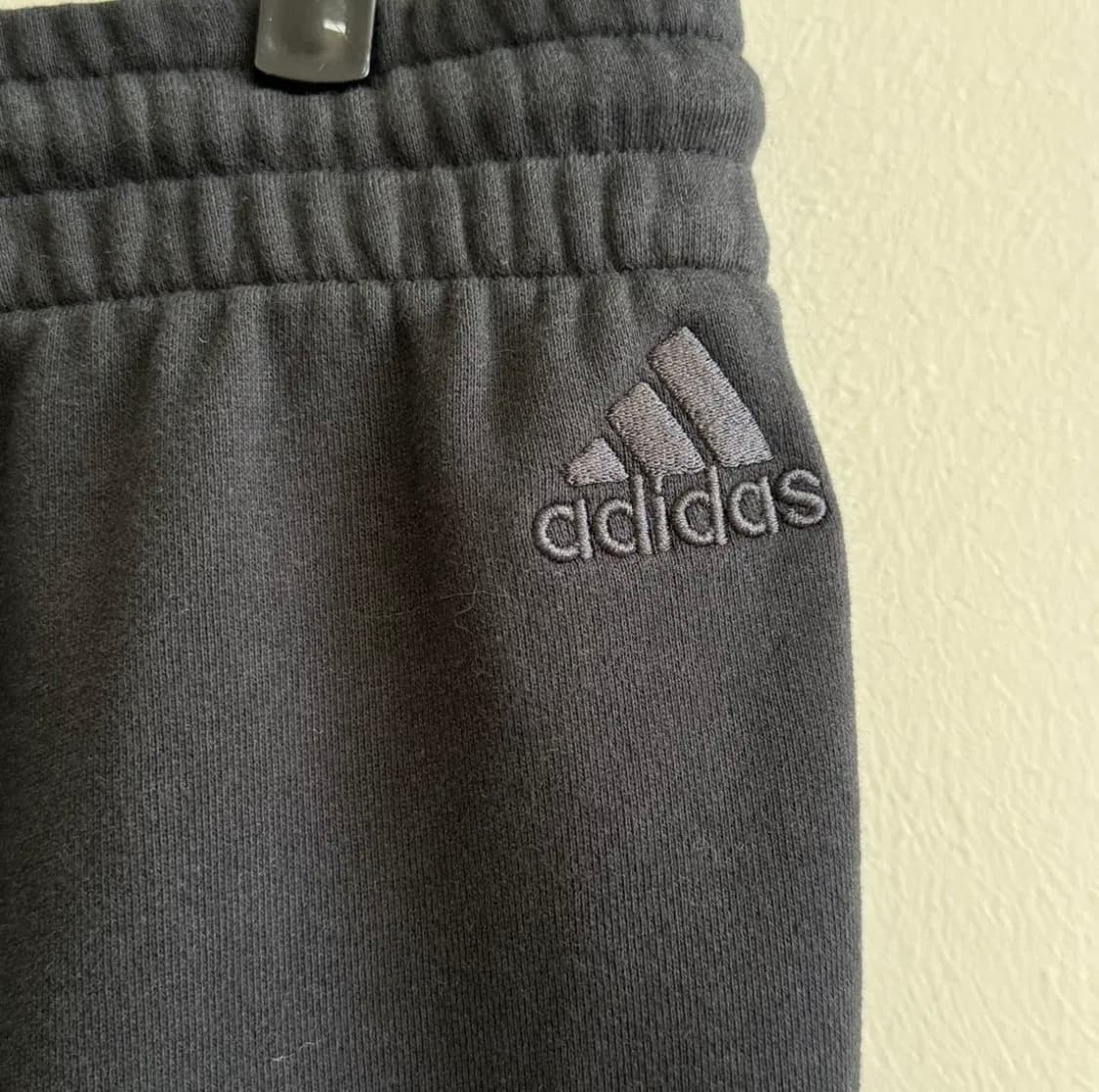 아디다스 에센셜 프렌치 테리 테이퍼드 커프 로고 팬츠 L 상품이미지5