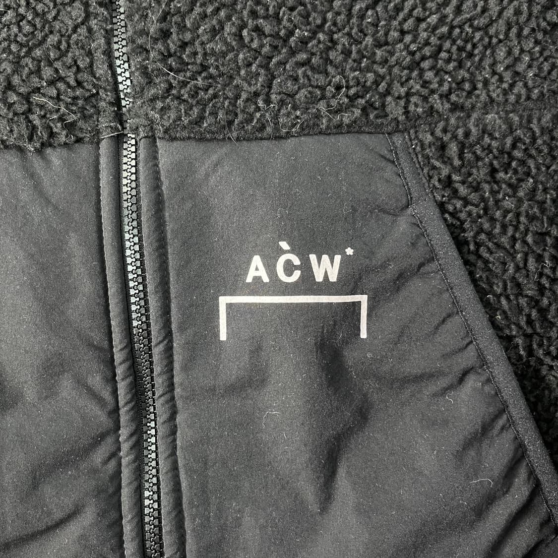 어콜드월 빅로고 양털 플리스 자켓 상품이미지4