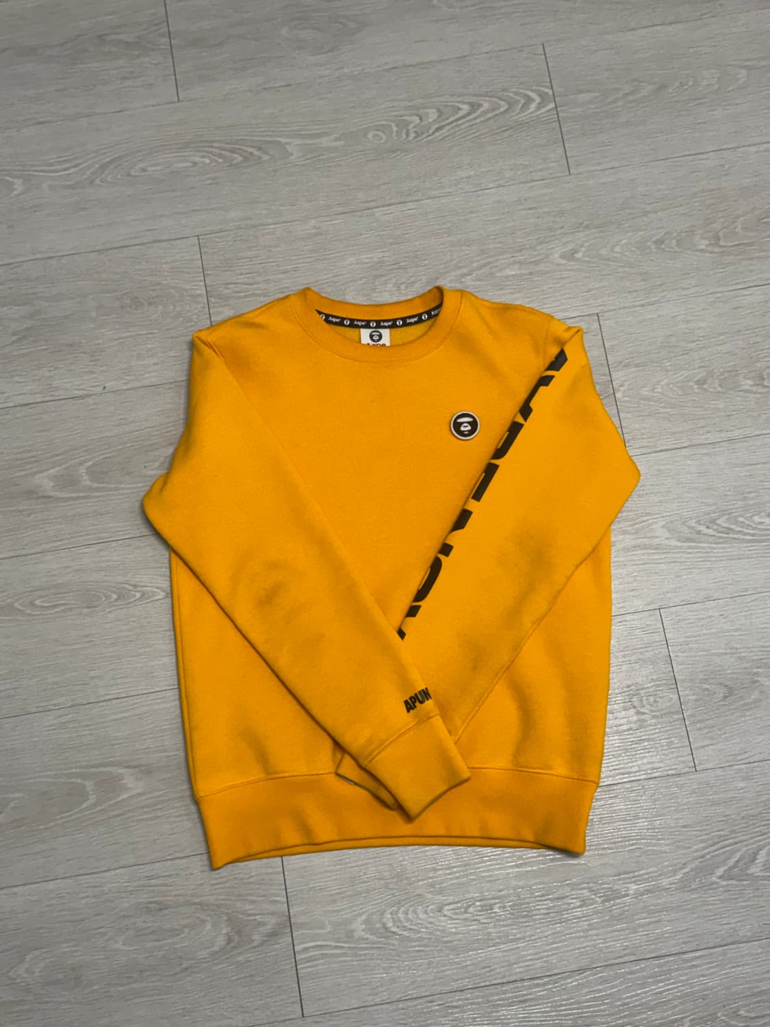 에이프 베이프 맨투맨 상품이미지2