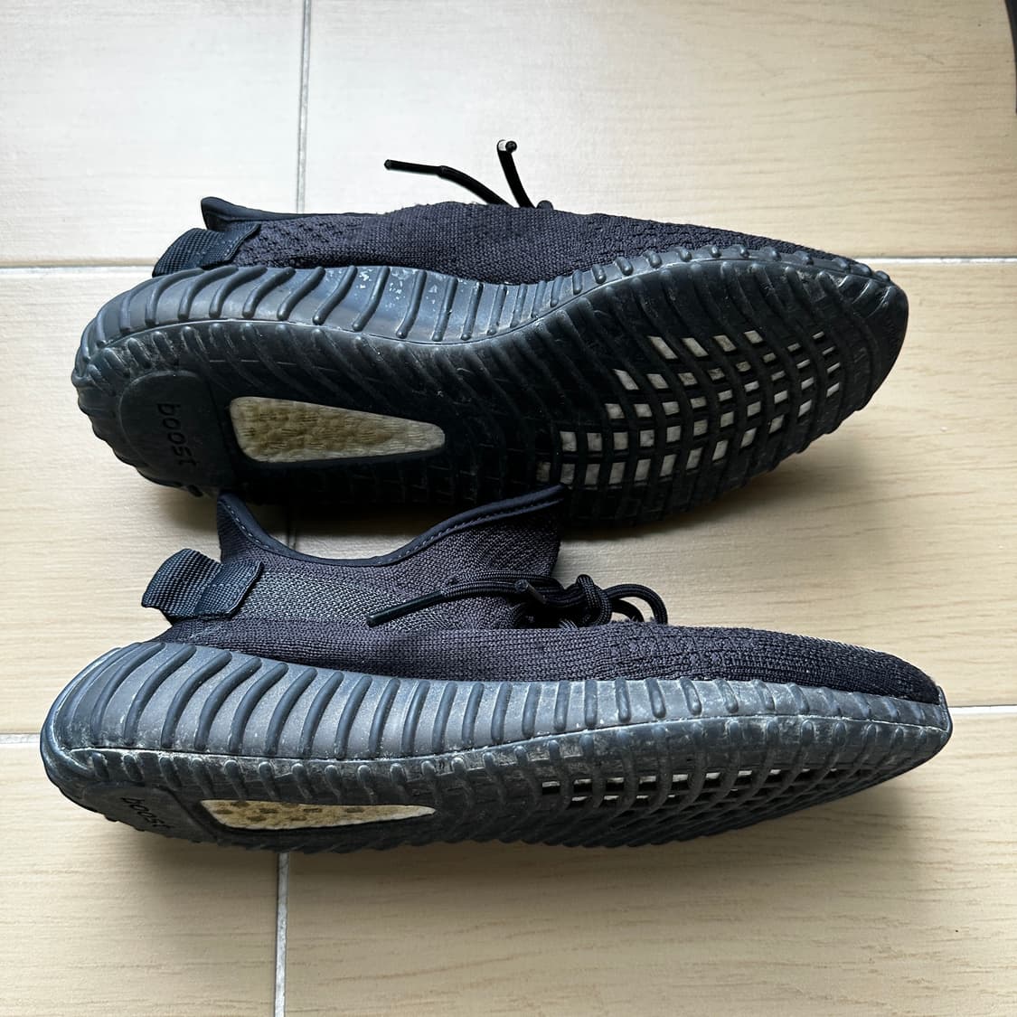 YEEZY BOOST 350 V2 상품이미지3