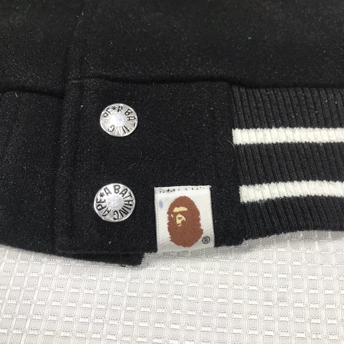 베이프 릴렉스드 핏 바시티 자켓 블랙 상품이미지3