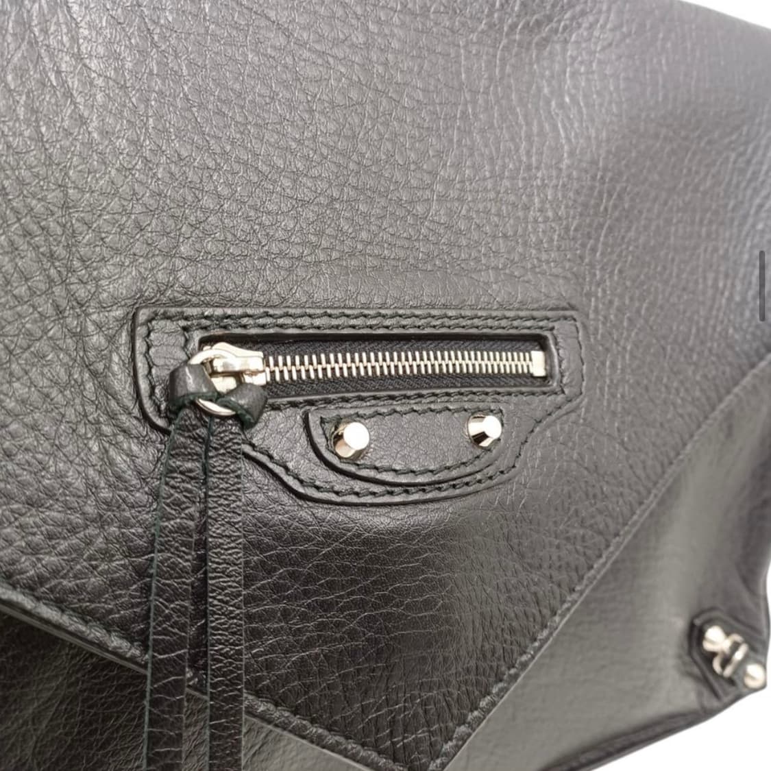 발렌시아가 블랙 파피에르 지퍼 플랩 클러치 상품이미지9