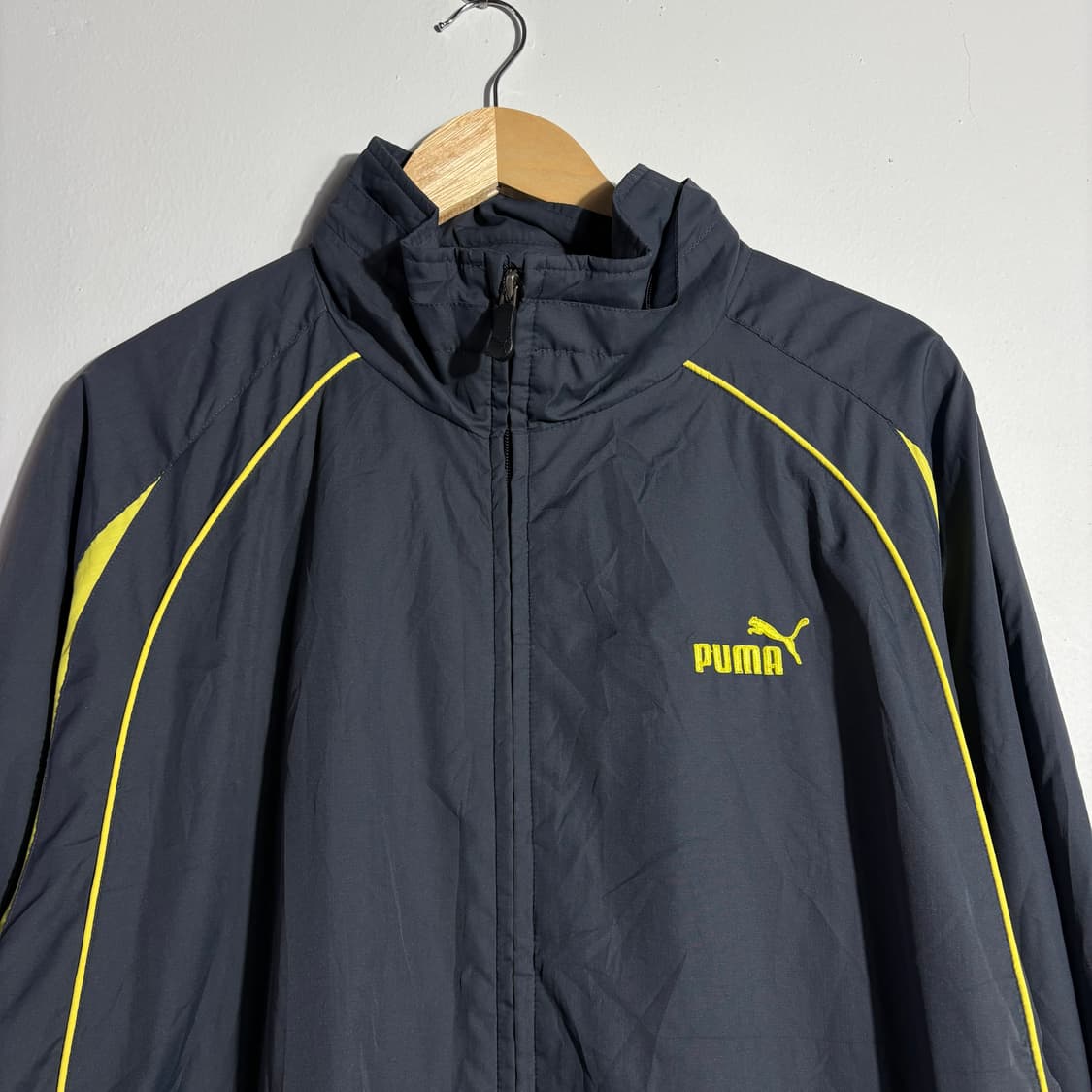 푸마 네이비 옐로우 라인 바람막이 자켓 (무료배송) 상품이미지2