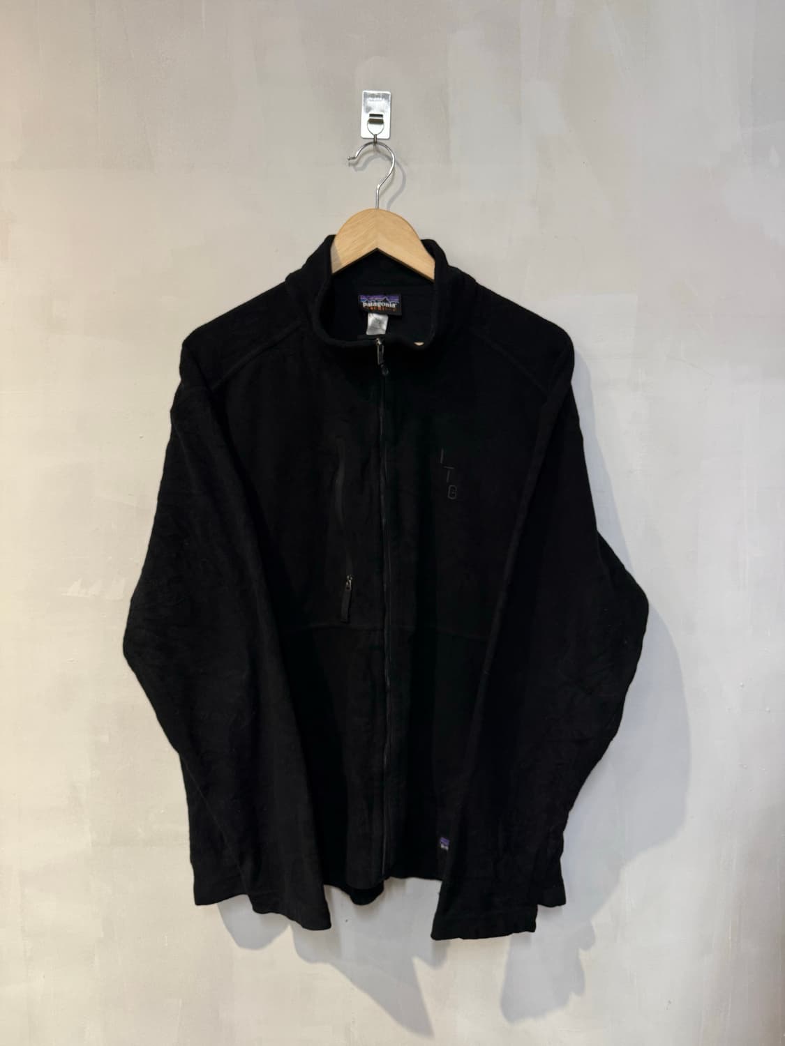 파타고니아 블랙 플리스 집업 상품이미지1
