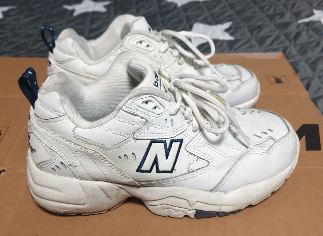 뉴발란스 608 어글리 스니커즈 화이트네이비 (240) 상품이미지2