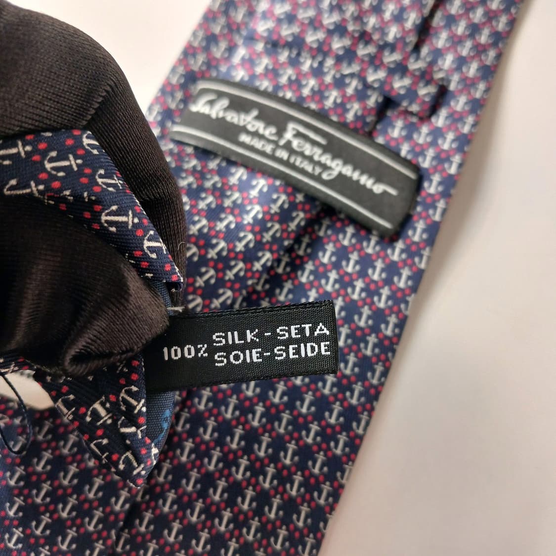 살바토레 페라가모 실크 앵커 패턴 넥타이 8.1cm S~A+등급 E724 상품이미지8