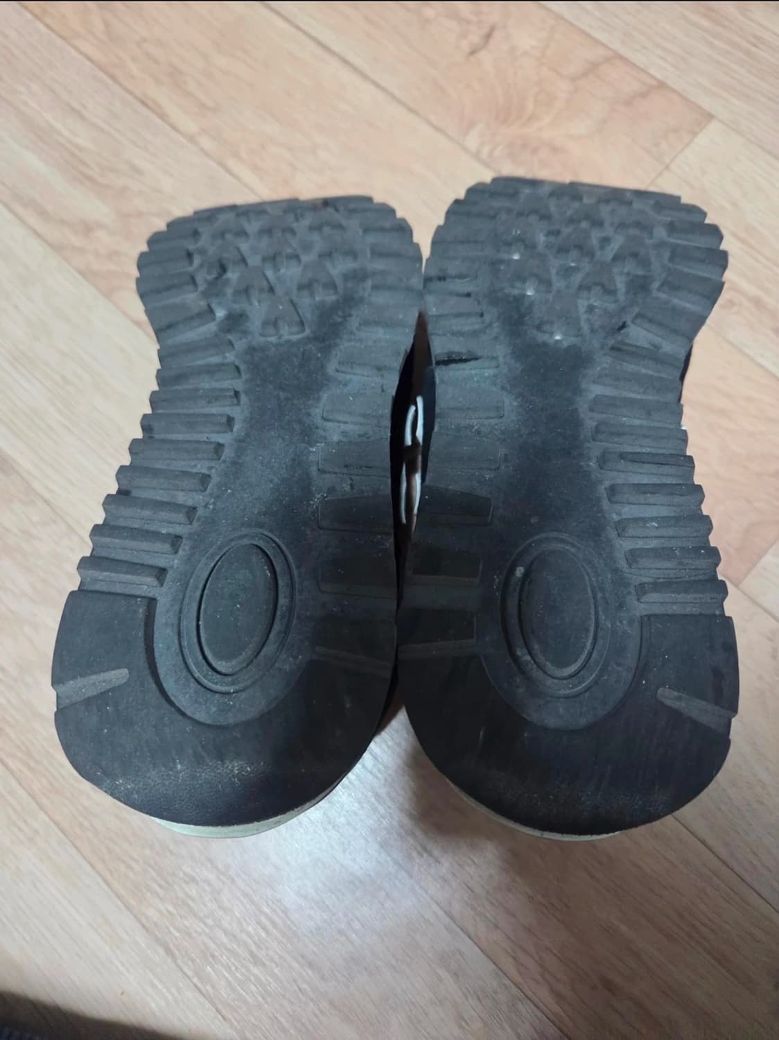 뉴발란스 574 레거시 블랙 255 팝니다 상품이미지4