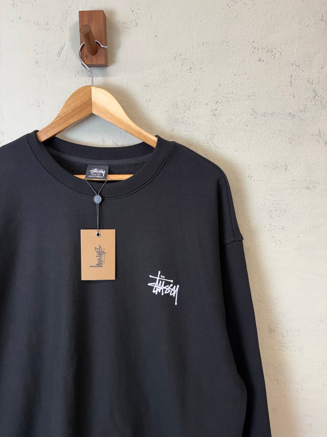 새상품 스투시 베이직 로고 크루넥 블랙 스웻셔츠 상품이미지3