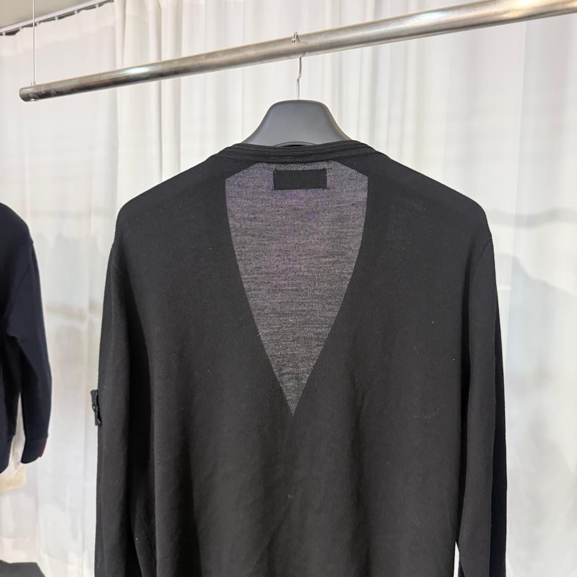 (2XL) 스톤아일랜드 511C4 라이트 울 니트 가디건 블랙 상품이미지4