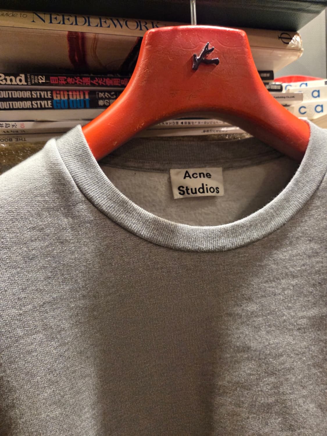 아크네 스웻 상품이미지2